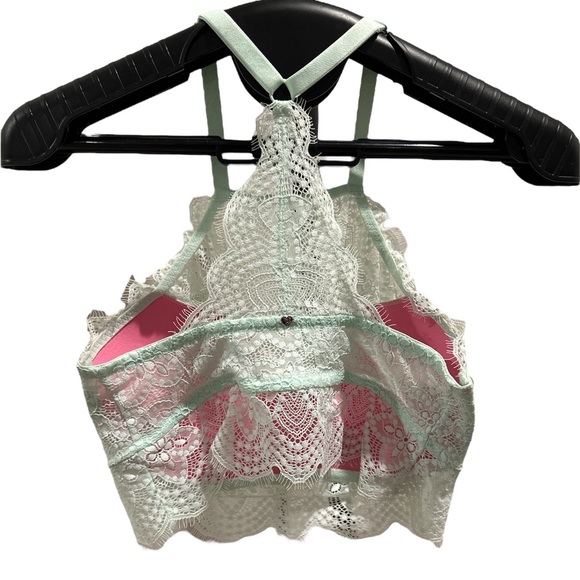 ✨ CLEAR OUT SALE ✨ PINK Victoria’s Secret Lace Racerback Bra - Picture 2 of 6